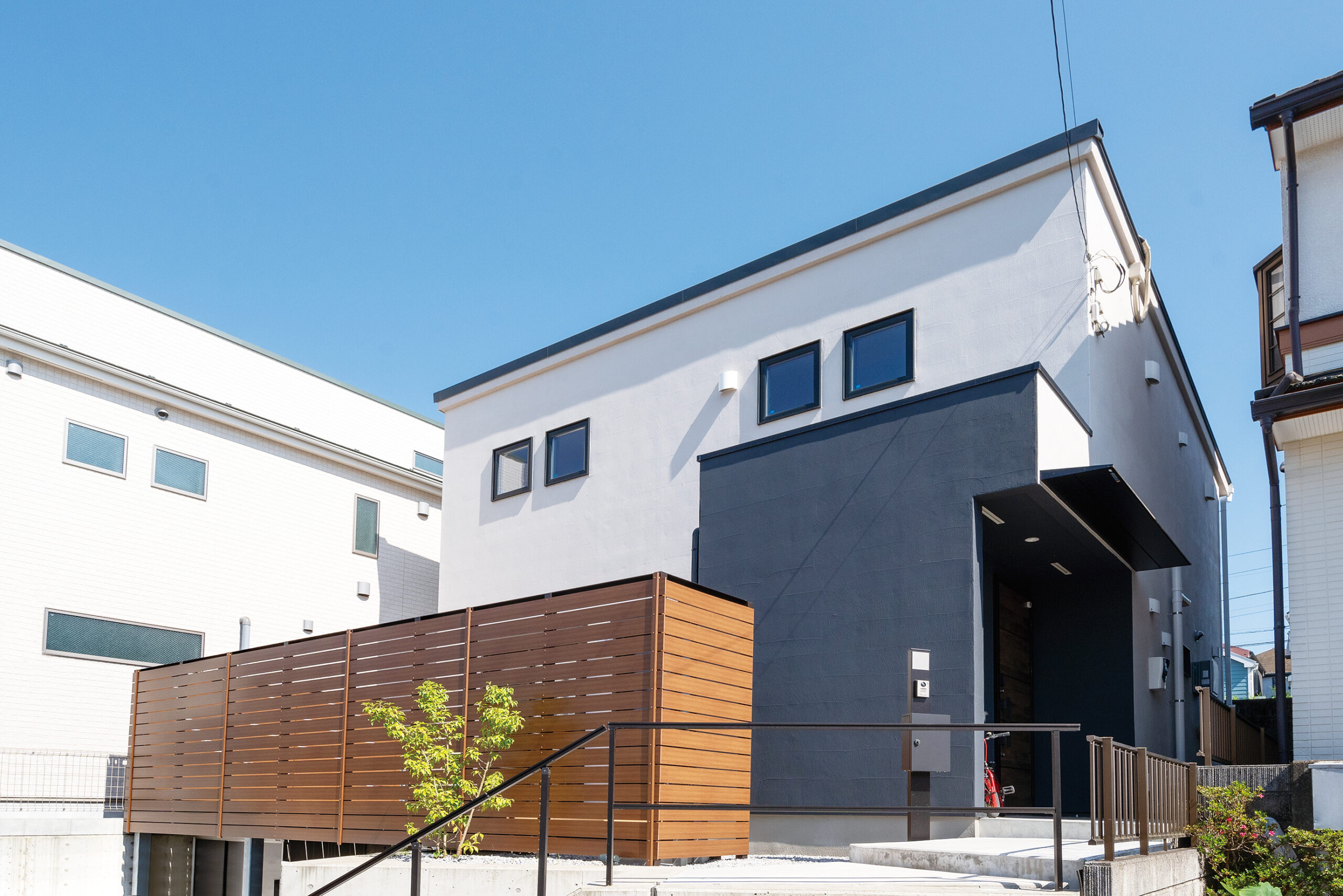 土間からつながるウッドデッキがある暮らし / 八王子市