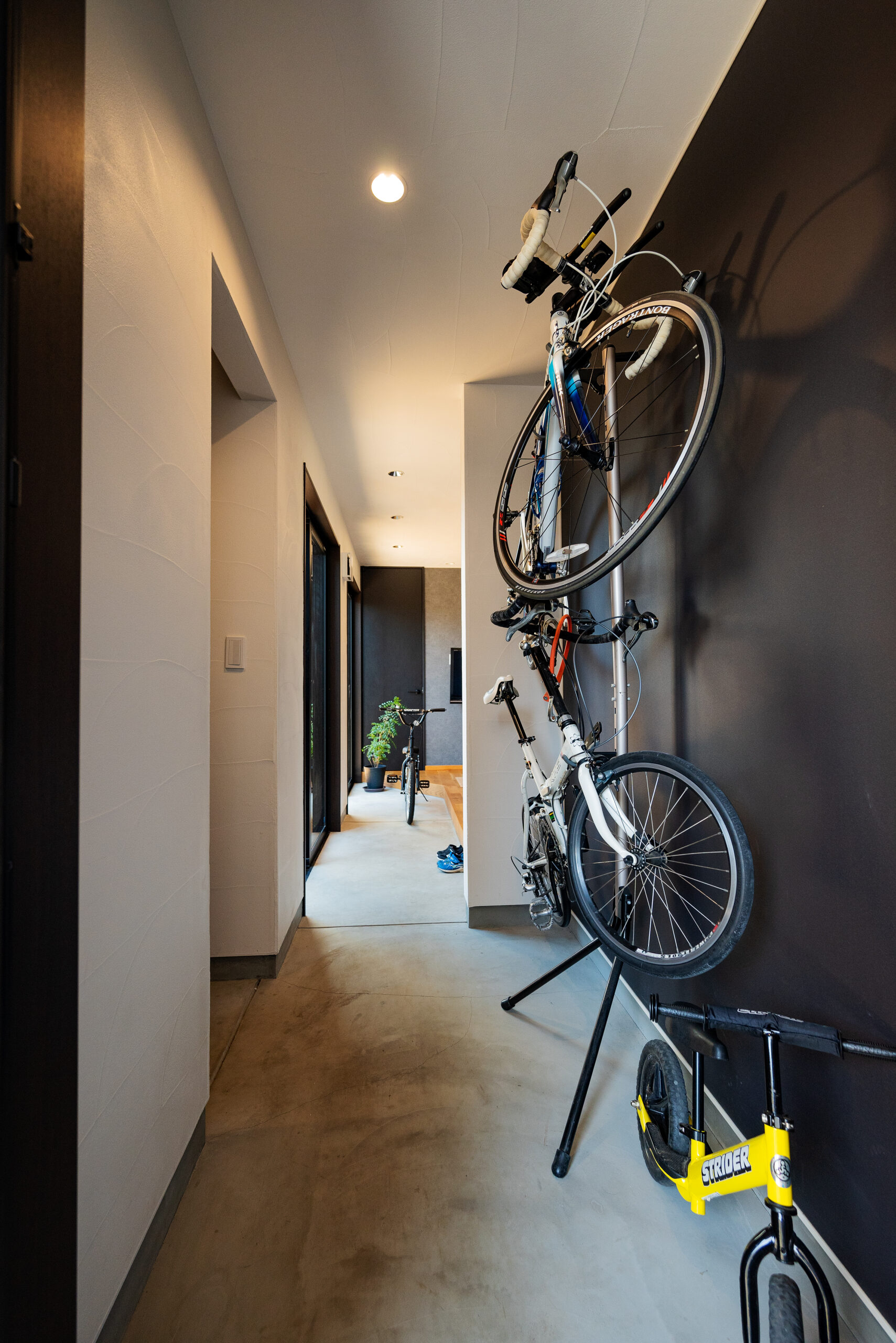 土間からつながるウッドデッキがある暮らし / 八王子市