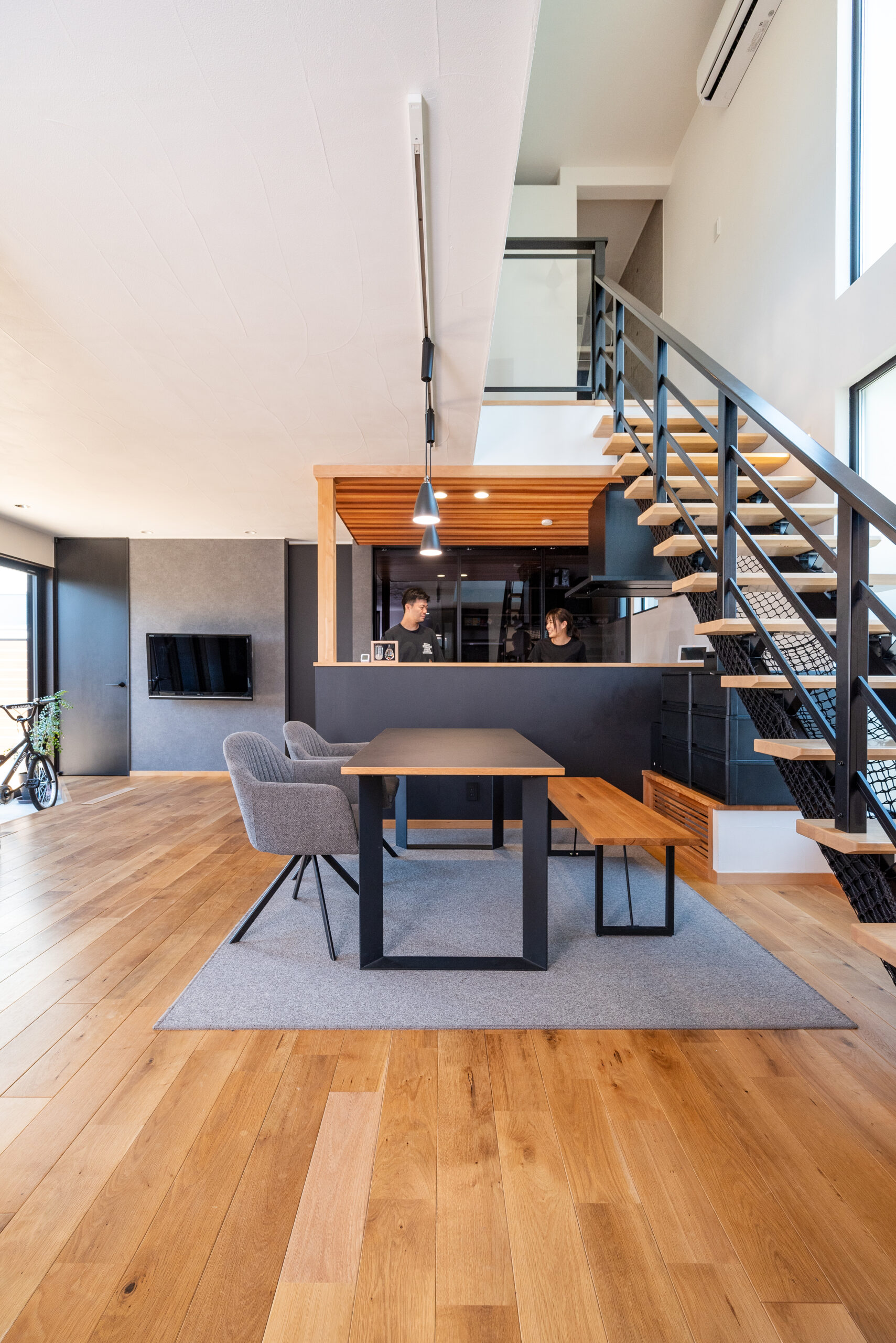 土間からつながるウッドデッキがある暮らし / 八王子市