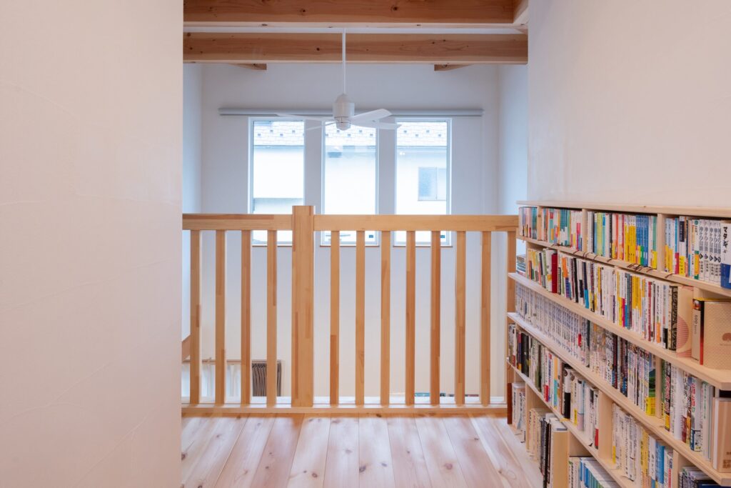 おうち時間を楽しむ、本屋さんのような家