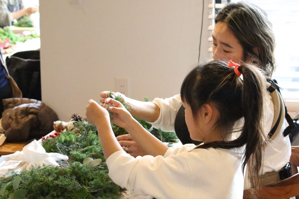 自然素材でつくる世界にひとつのクリスマスリース