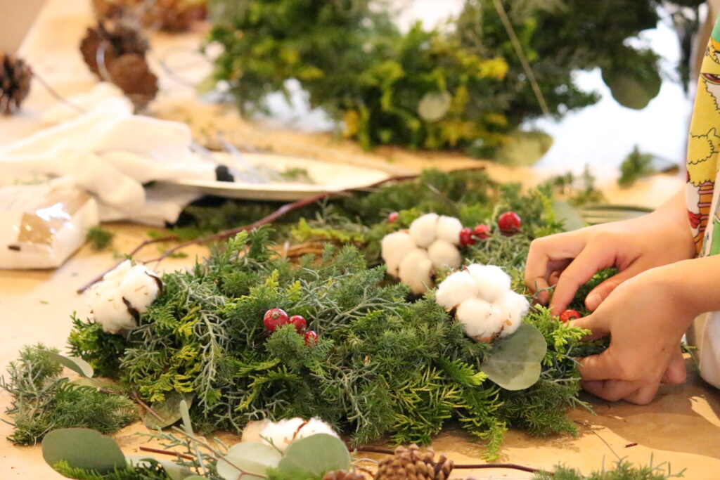 自然素材でつくる世界にひとつのクリスマスリース