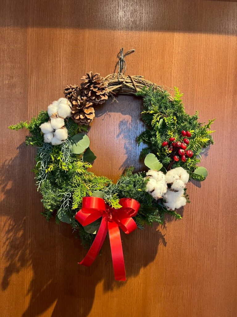 自然素材でつくる世界にひとつのクリスマスリース