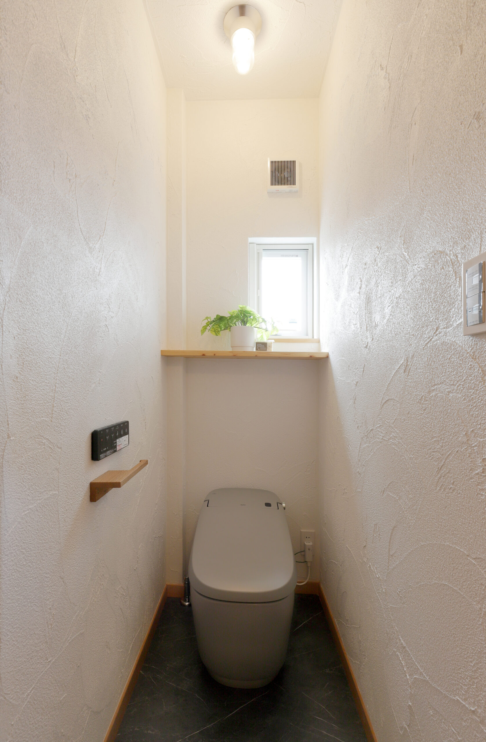 自然素材で上質なトイレ空間