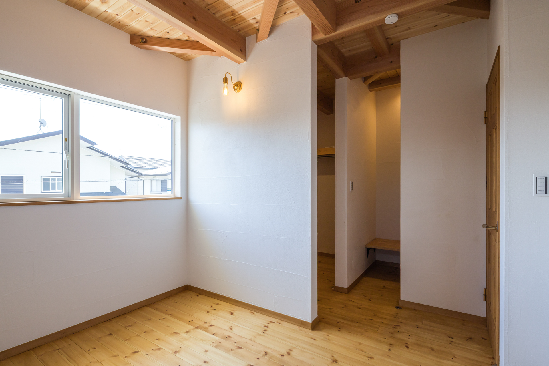 健やかに、心地よく。性能と素材を大切にした住まい / 八王子市