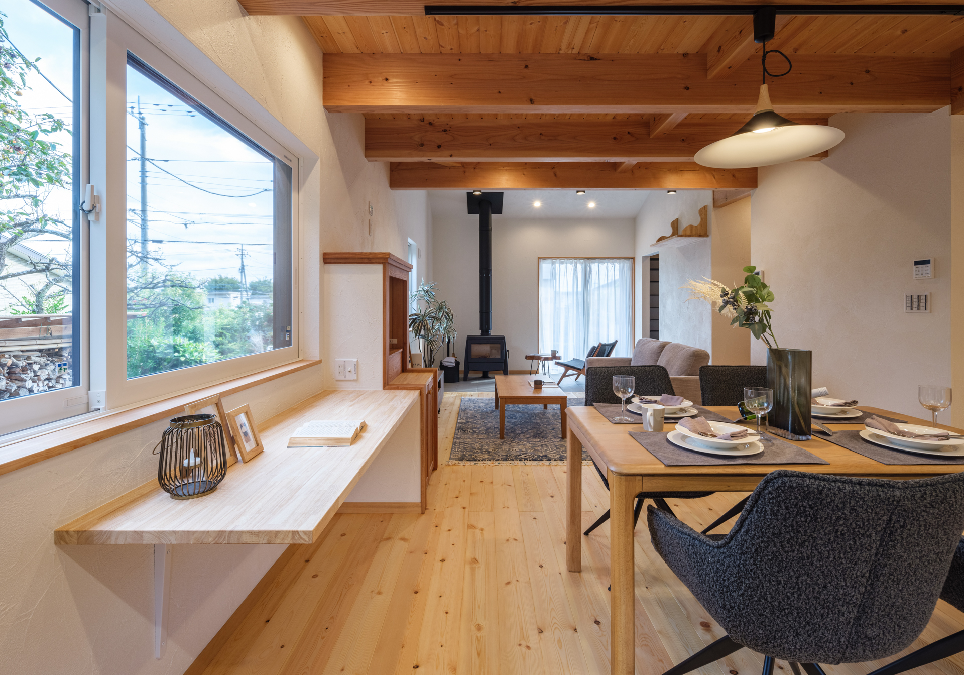 心も暮らしも整う。自然素材に包まれる平屋