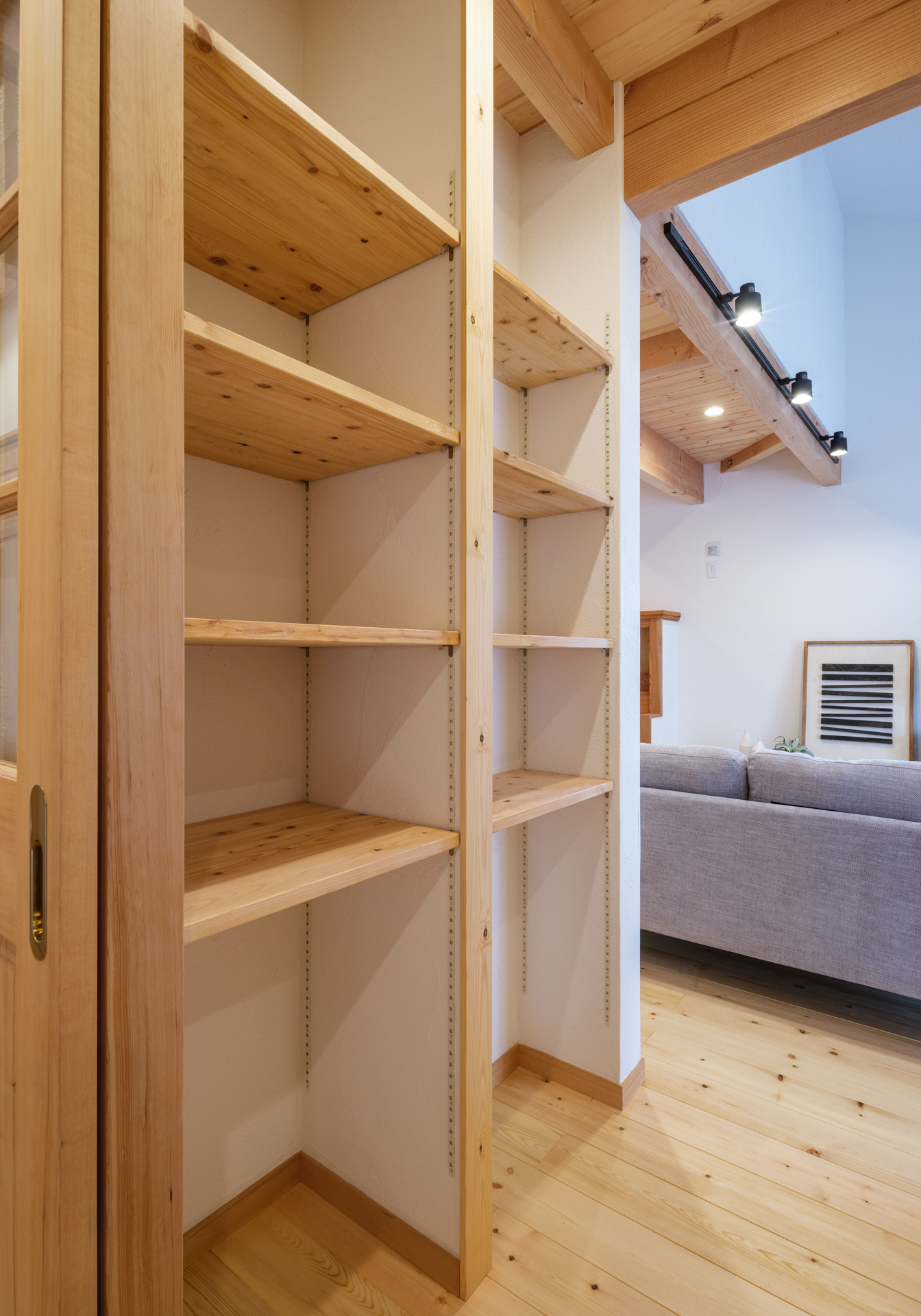 心も暮らしも整う。自然素材に包まれる平屋