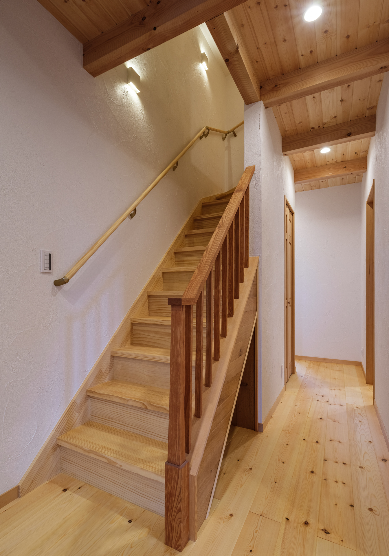 心も暮らしも整う。自然素材に包まれる平屋