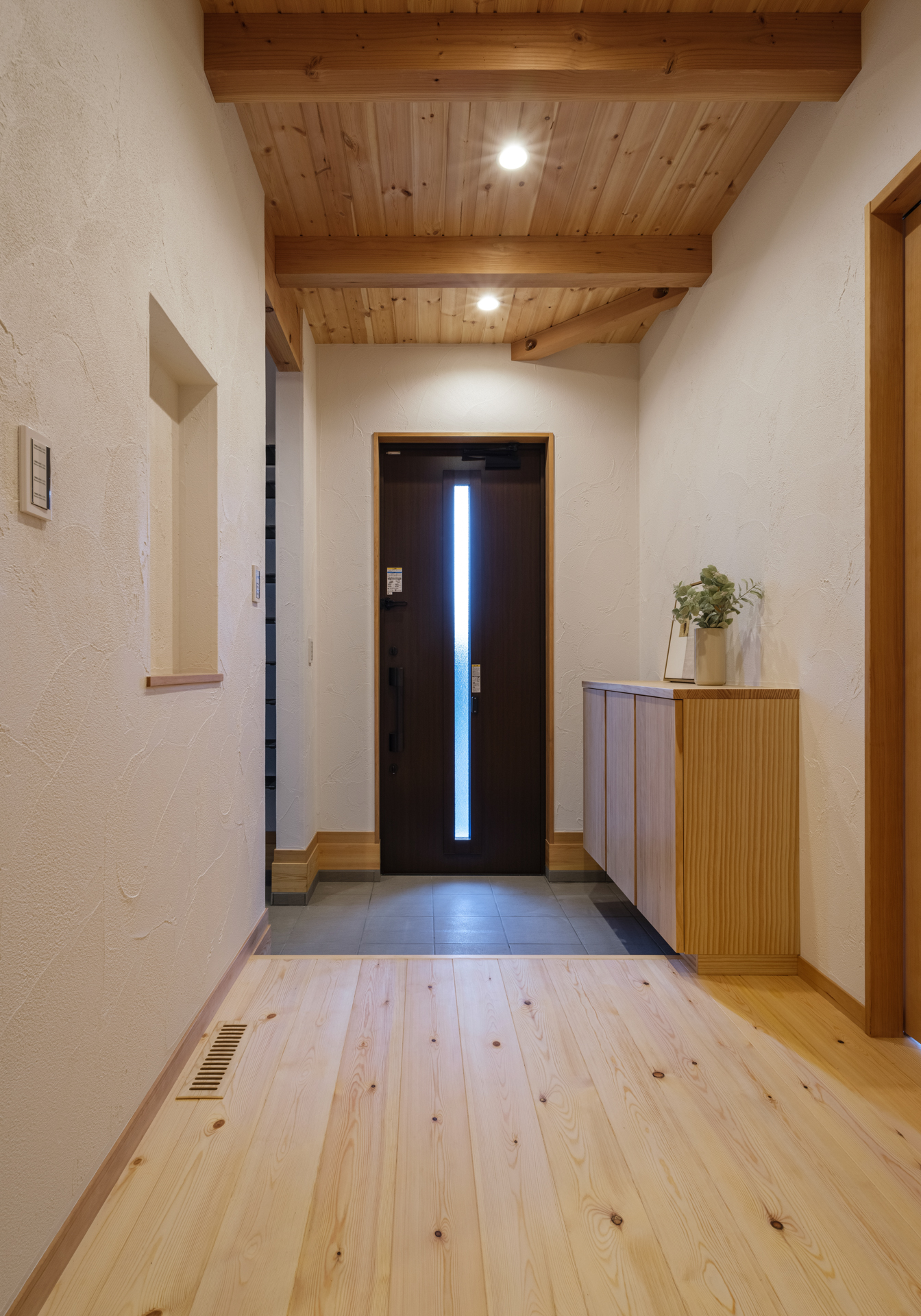 心も暮らしも整う。自然素材に包まれる平屋