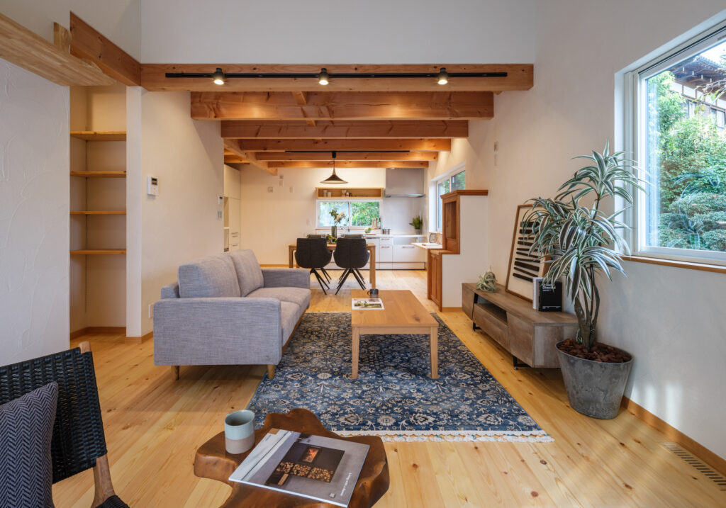 心も暮らしも整う。自然素材に包まれる平屋