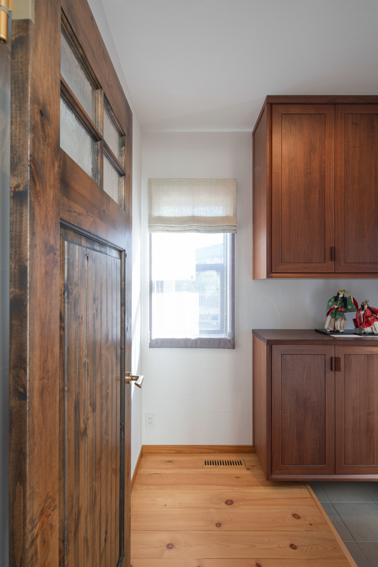 収納力のあるすっきり玄関